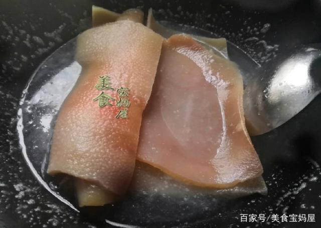 猪肉皮和什么药搭配能美容-猪肉皮有什么作用和副作用?