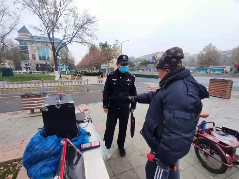 社区民警的一天视频剪辑-观看一个基层民警的24小时