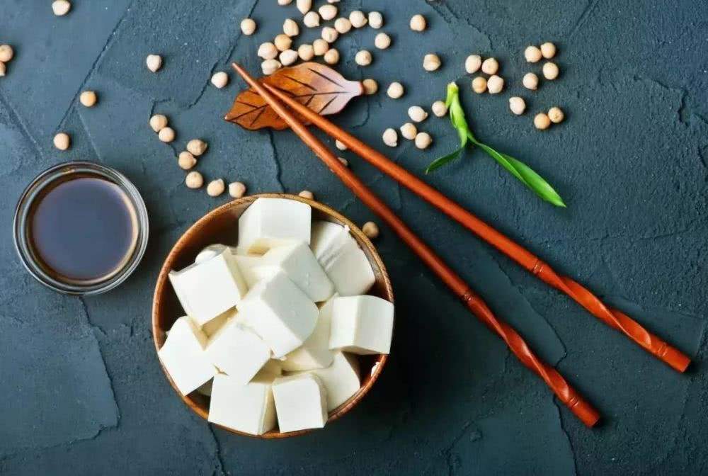 吃蜂蜜水后可以吃豆腐吗-喝了蜂蜜水可以吃豆腐吗?