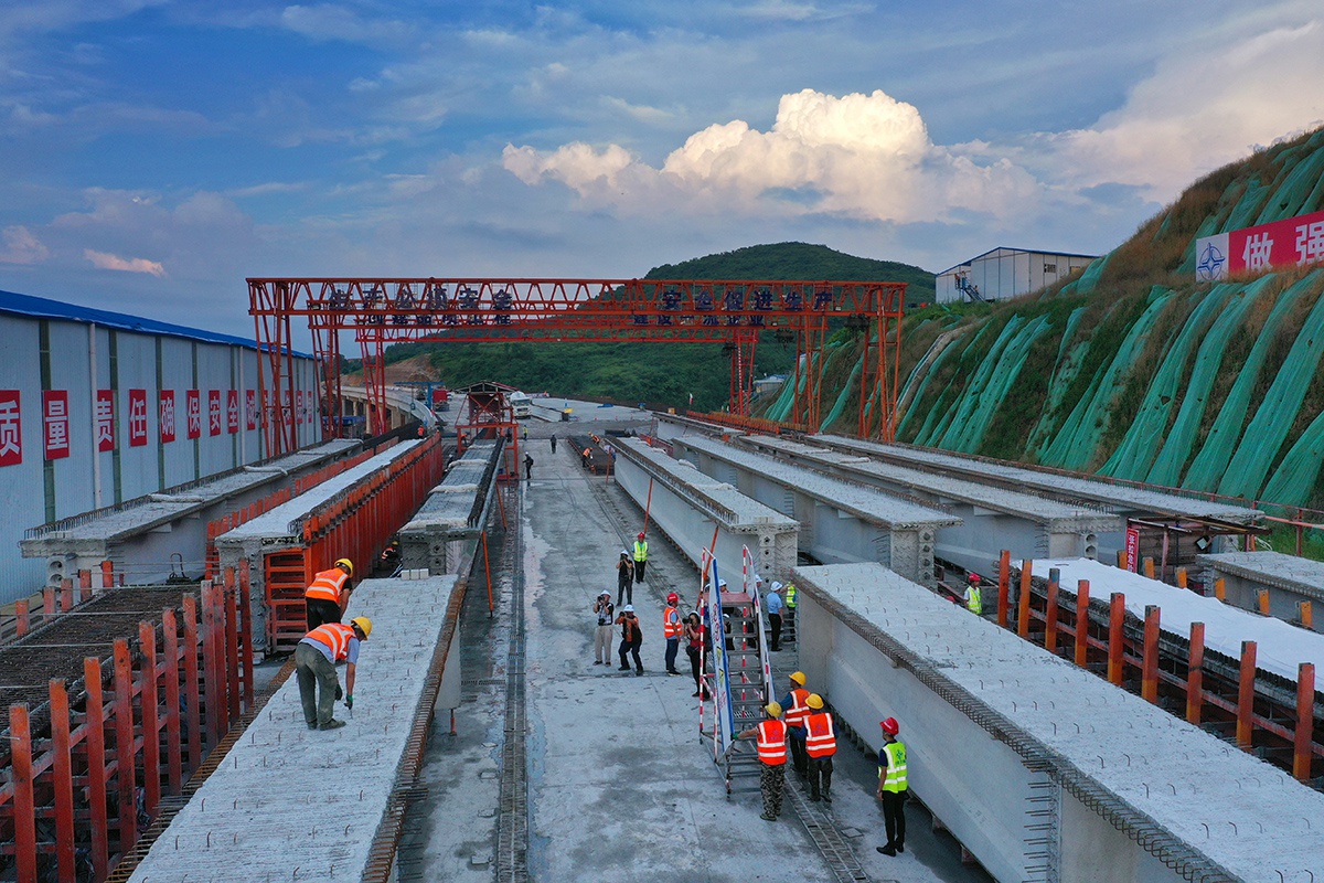 加强高速公路建设为经济-高速公路建设对经济拉动作用